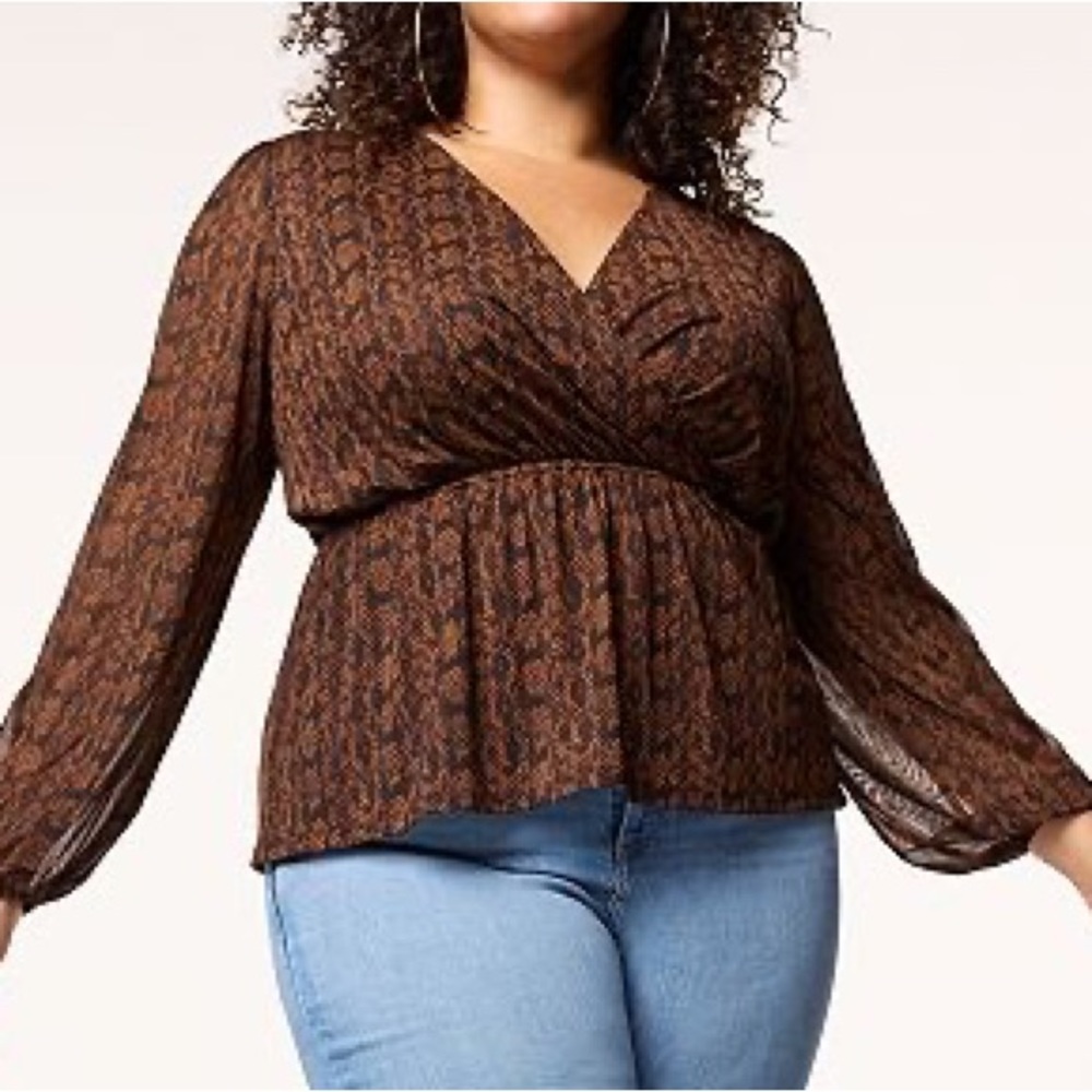 🎉🎉HOST PICK🎉🎉 NWT GORGEOUS Snakeskin Blouse